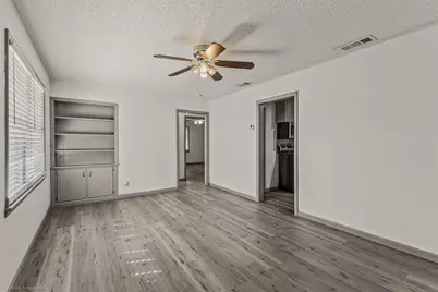 1401 N Rockwall Avenue, Terrell, TX 75160 - Photo 4