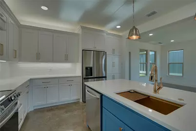 110 Cardinal Woods Court, Granbury, TX 76049 - Photo 8