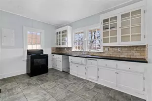 206 S Ave B, Wortham, TX 76693 - Photo 10