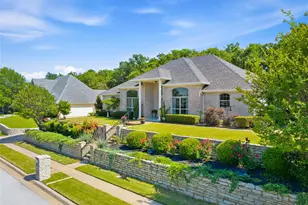 1910 Maplewood Dr, Weatherford, TX 76087 - Photo 2