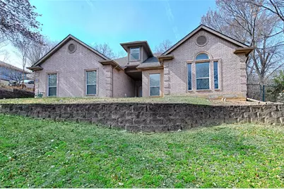 400 Dale Hollow Road, Fort Worth, TX 76103 - Photo 2