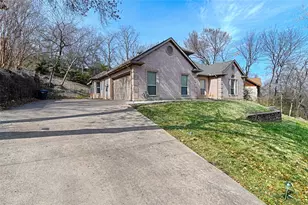 400 Dale Hollow Rd, Fort Worth, TX 76103 - Photo 2