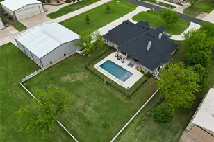 9403 King Air Dr, Granbury, TX 76049 - Photo 6