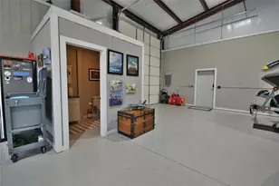 9403 King Air Dr, Granbury, TX 76049 - Photo 38