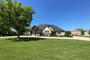 9403 King Air Dr, Granbury, TX 76049 - Photo 2