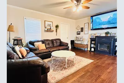 1308 4th Street, Graham, TX 76450 - Photo 4