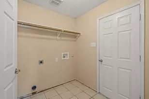 105 Thoroughbred Dr, Krum, TX 76249 - Photo 14