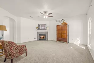 105 Thoroughbred Dr, Krum, TX 76249 - Photo 6