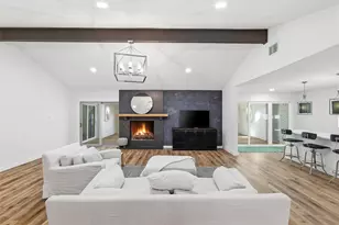 420 Lake Louise Ct, Fort Worth, TX 76103 - Photo 6