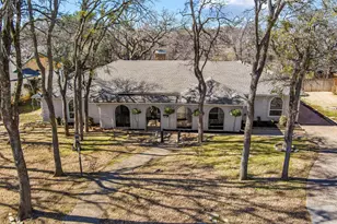 420 Lake Louise Ct, Fort Worth, TX 76103 - Photo 1