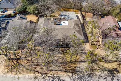 420 Lake Louise Court, Fort Worth, TX 76103 - Photo 30