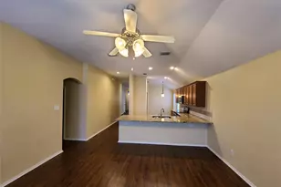 1017 Pebblecreek Dr, Burleson, TX 76028 - Photo 16