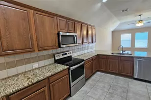 1017 Pebblecreek Dr, Burleson, TX 76028 - Photo 14