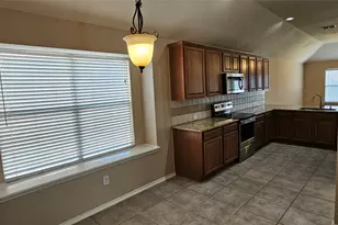 1017 Pebblecreek Dr, Burleson, TX 76028 - Photo 6