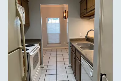 1609 Marsh Lane #110, Carrollton, TX 75006 - Photo 6