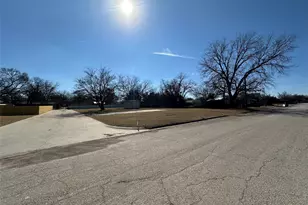 1810 Carpenter St, Bridgeport, TX 76426 - Photo 1