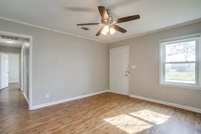 5032 Hartford Drive, River Oaks, TX 76114 - Photo 12