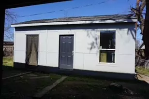 134 W Cober Dr, Grand Prairie, TX 75051 - Photo 20