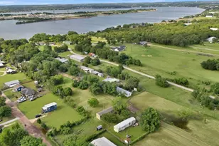 6624 Sunset Cove Ct, Granbury, TX 76049 - Photo 4