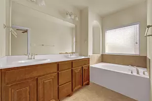 6815 Elderberry Dr, Arlington, TX 76001 - Photo 14