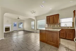 6815 Elderberry Dr, Arlington, TX 76001 - Photo 6