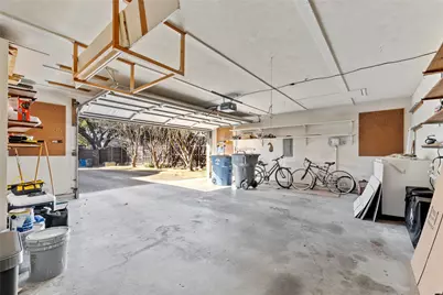 7116 Hunters Ridge Drive, Dallas, TX 75248 - Photo 32