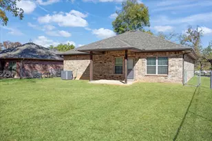 732 E Bullock St, Denison, TX 75021 - Photo 26