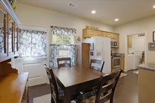 732 E Bullock St, Denison, TX 75021 - Photo 8