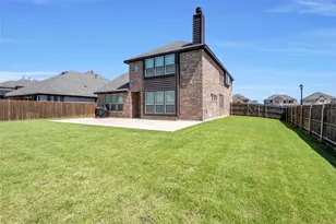 303 Hidden Cove Dr, Ponder, TX 76259 - Photo 6