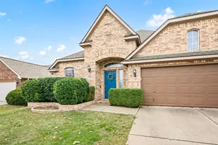 833 Hemlock Trail, Saginaw, TX 76131 - Photo 4