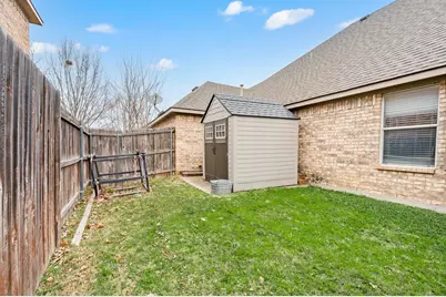 833 Hemlock Trail, Saginaw, TX 76131 - Photo 34