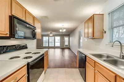 7507 Kings Trail, Fort Worth, TX 76133 - Photo 8