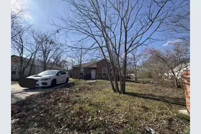 433 Sabine Avenue, Cleburne, TX 76031 - Photo 2