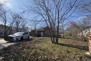 433 Sabine Ave, Cleburne, TX 76031 - Photo 2