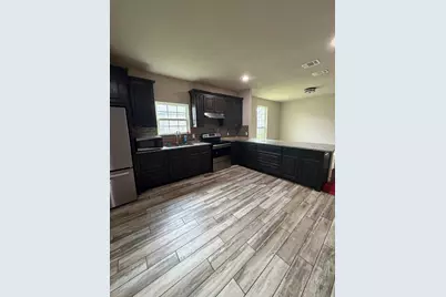 433 Sabine Avenue, Cleburne, TX 76031 - Photo 6