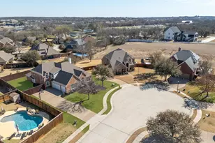 215 River Meadows Ln, Argyle, TX 76226 - Photo 4