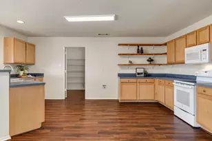 904 Canary Dr, Saginaw, TX 76131 - Photo 12