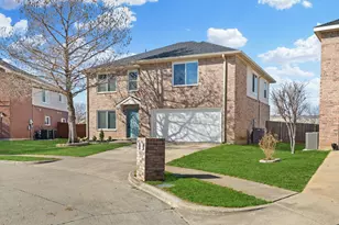 904 Canary Dr, Saginaw, TX 76131 - Photo 2