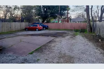 1509 W Page Avenue, Dallas, TX 75208 - Photo 16