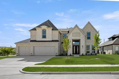2549 Baypoint Drive, Grand Prairie, TX 75054 - Photo 2