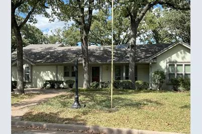 208 Shelmar Drive, Euless, TX 76039 - Photo 2