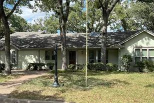 208 Shelmar Dr, Euless, TX 76039 - Photo 2