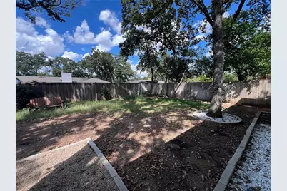 208 Shelmar Drive, Euless, TX 76039 - Photo 18