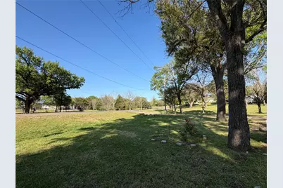 1009 Country Club Road, Ennis, TX 75119 - Photo 8