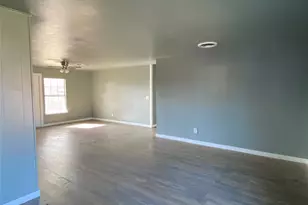 908 Circle Dr, Bowie, TX 76230 - Photo 2