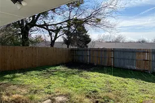 908 Circle Dr, Bowie, TX 76230 - Photo 14