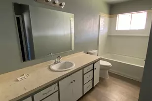 908 Circle Dr, Bowie, TX 76230 - Photo 8