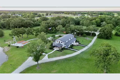 601 N Shipp Street, Madisonville, TX 77864 - Photo 2