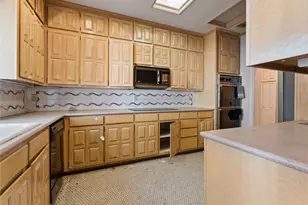 1809 Burton Hill Rd, Fort Worth, TX 76107 - Photo 26