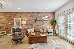 4102 Buena Vista St, Dallas, TX 75204 - Photo 10